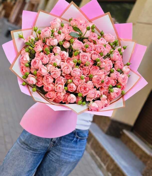 Букет из кустовой розы, артикул F1338775 - 9350 рублей, доставка по городу. Flawery - доставка цветов