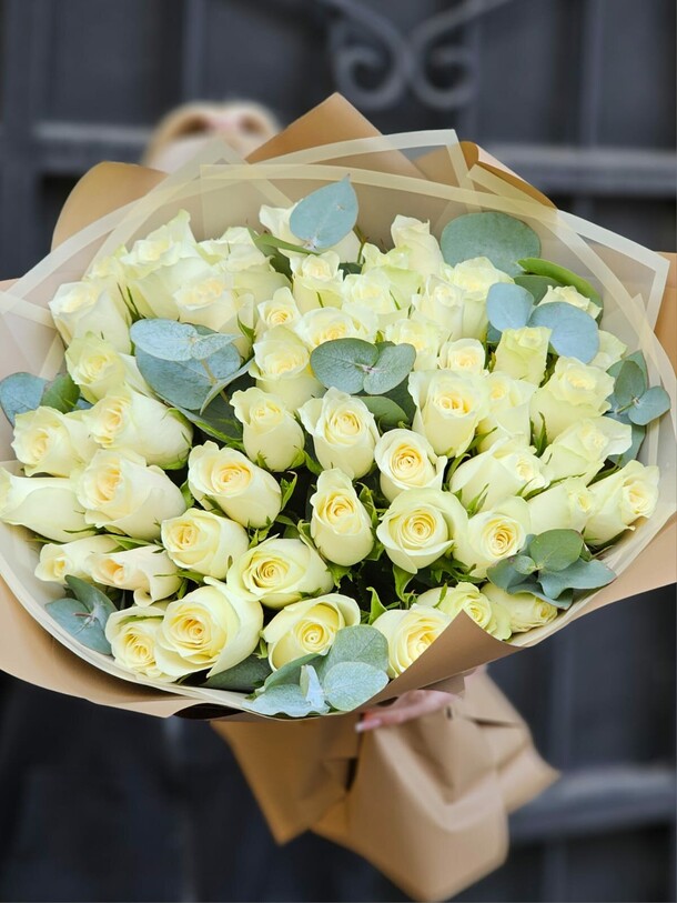 Букет из 51 нежной розы, артикул F1436492 - 10500 рублей, доставка по городу. Flawery - доставка цветов