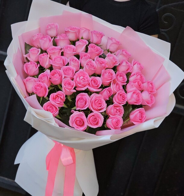 Сказочный букет из 51 розы, артикул F1436494 - 15500 рублей, доставка по городу. Flawery - доставка цветов