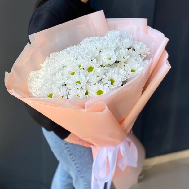 Букет белых хризантем, артикул F1192292 - 4600 рублей, доставка по городу. Flawery - доставка цветов