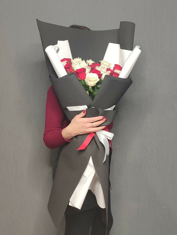 Букет из кенийских роз, артикул F1302682 - 9500 рублей, доставка по городу. Flawery - доставка цветов