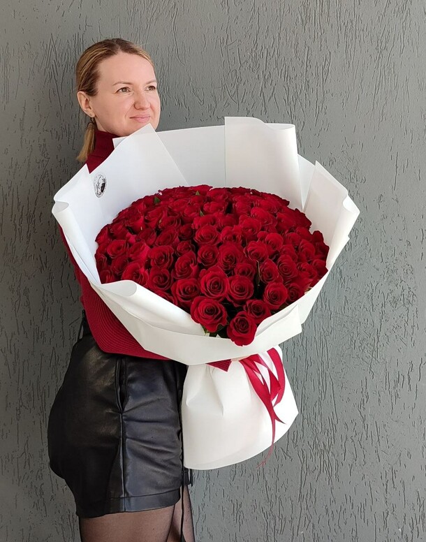 101 роза, артикул F1409802 - 32899 рублей, доставка по городу. Flawery - доставка цветов