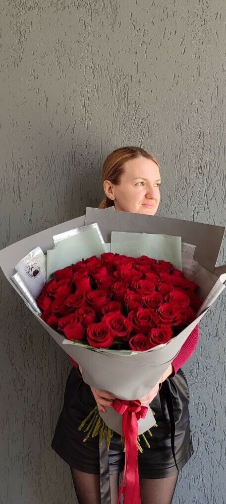 51 роза, артикул F1409805 - 17000 рублей, доставка по городу. Flawery - доставка цветов