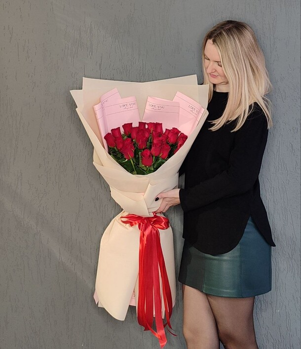 Букет роз, артикул F1409820 - 9299 рублей, доставка по городу. Flawery - доставка цветов