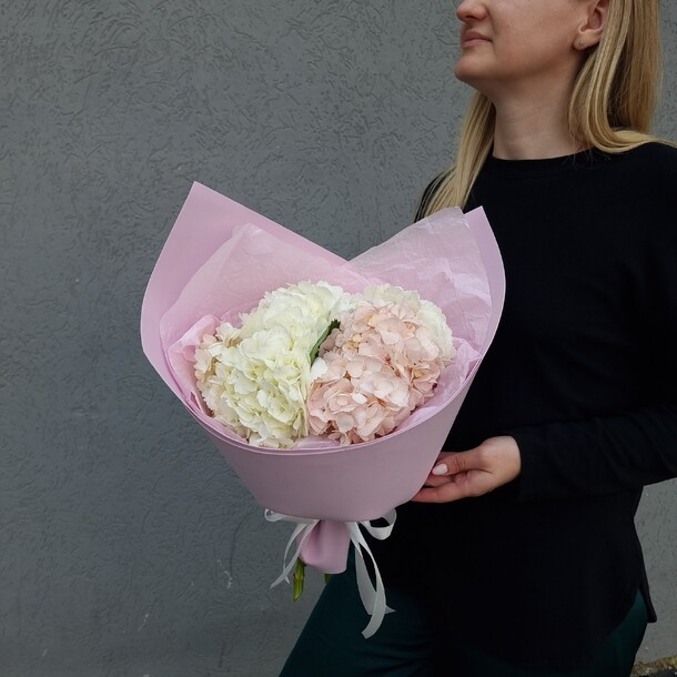 Букет гортензий, артикул F1433156 - 3890 рублей, доставка по городу. Flawery - доставка цветов