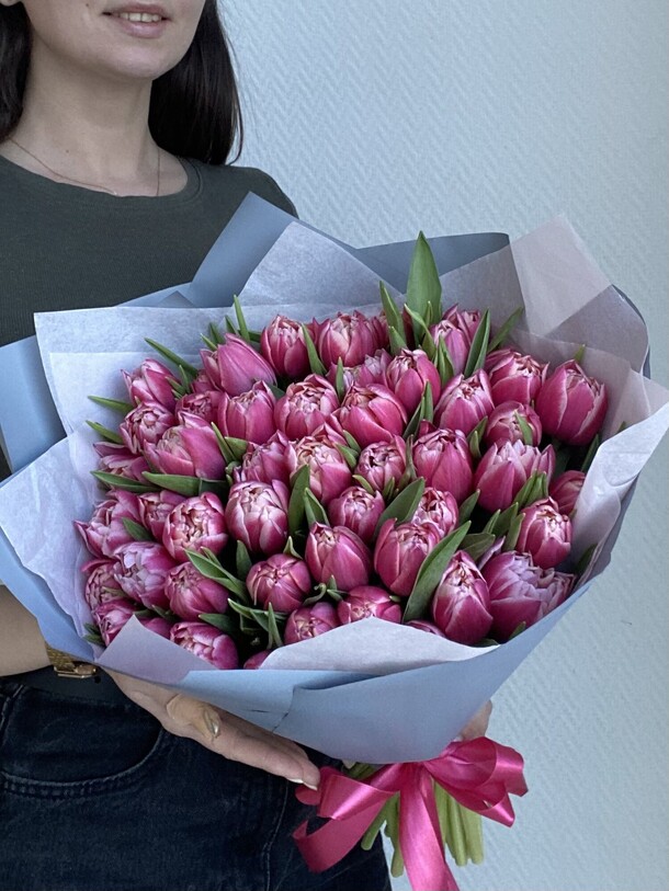 51 тюльпан, артикул F1178135 - 10010 рублей, доставка по городу. Flawery - доставка цветов