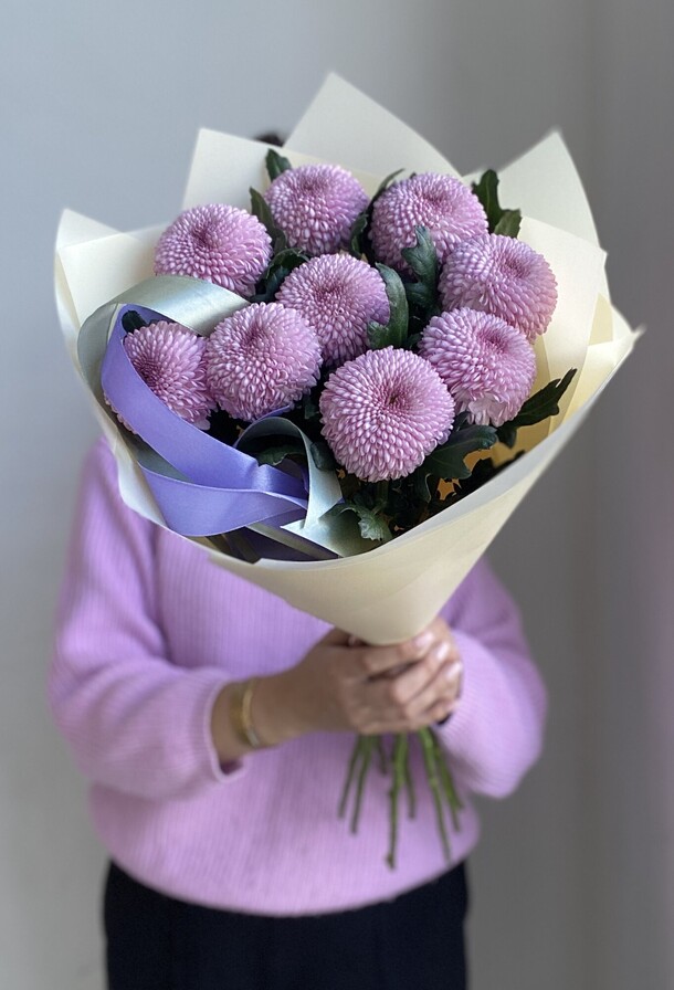 Букет из хризантем, артикул F1214004 - 5900 рублей, доставка по городу. Flawery - доставка цветов