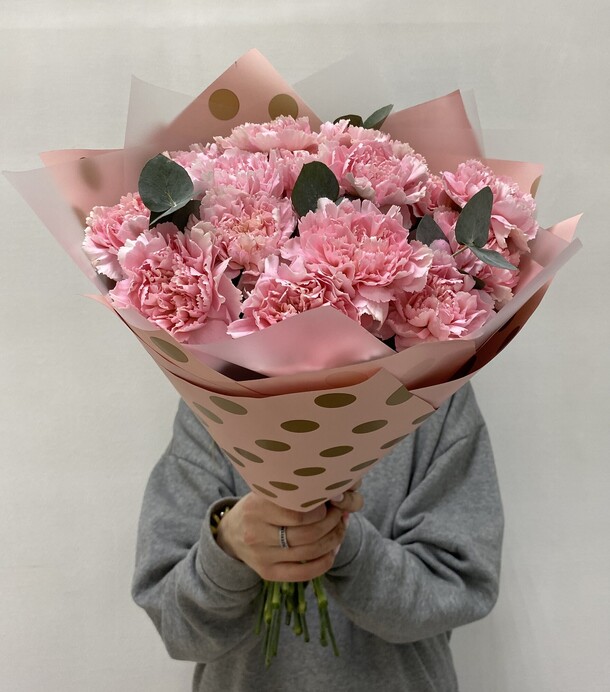 Ажурные розовые гвоздики, артикул F1237980 - 3890 рублей, доставка по городу. Flawery - доставка цветов