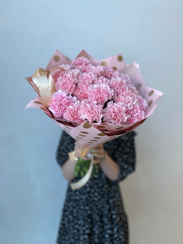 Гвоздики, артикул F1243774 - 5900 рублей, доставка по городу. Flawery - доставка цветов