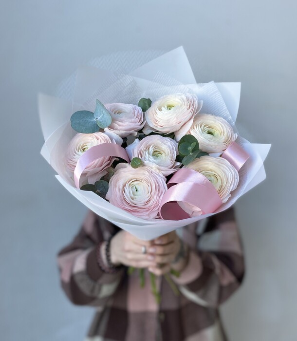 Ранункулюсы (лютики), артикул F1252702 - 7500 рублей, доставка по городу. Flawery - доставка цветов