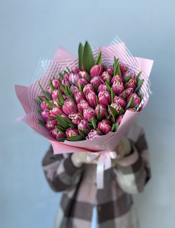 51 тюльпан, артикул F1263520 - 11900 рублей, доставка по городу. Flawery - доставка цветов