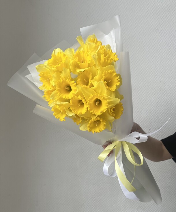 Нарциссы, артикул F1271715 - 3400 рублей, доставка по городу. Flawery - доставка цветов