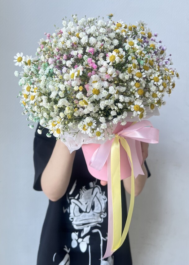 Гипсофила и ромашки, артикул F1304647 - 4960 рублей, доставка по городу. Flawery - доставка цветов