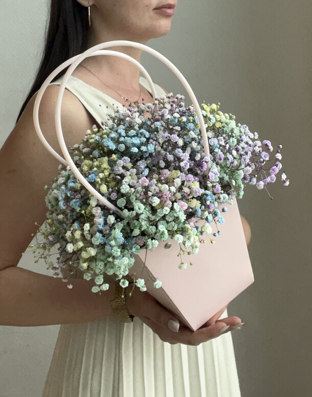 Гипсофила в сумочке, артикул F1319430 - 2900 рублей, доставка по городу. Flawery - доставка цветов