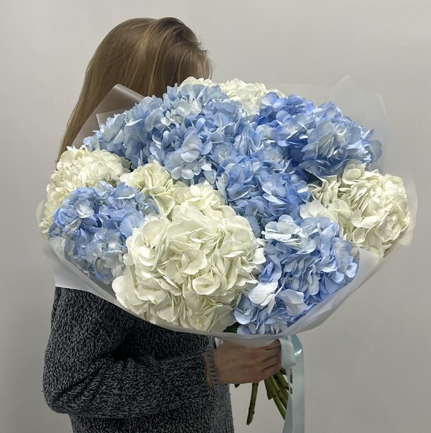 Букет гортензий, артикул F1375924 - 7650 рублей, доставка по городу. Flawery - доставка цветов