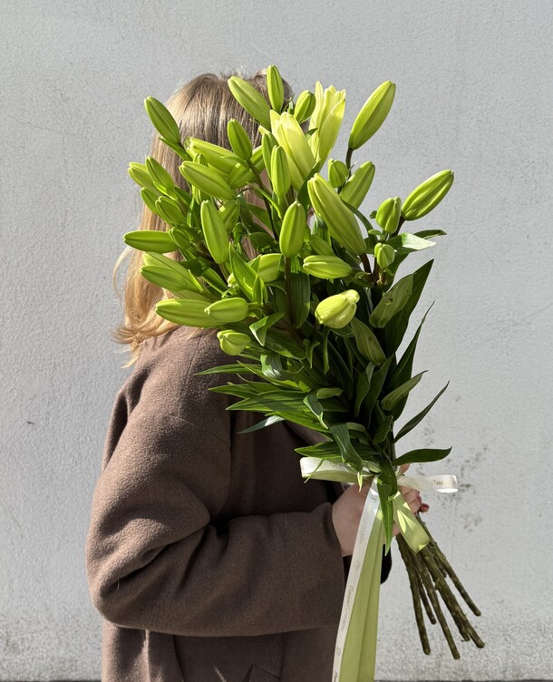 Лилии, артикул F1396316 - 6900 рублей, доставка по городу. Flawery - доставка цветов