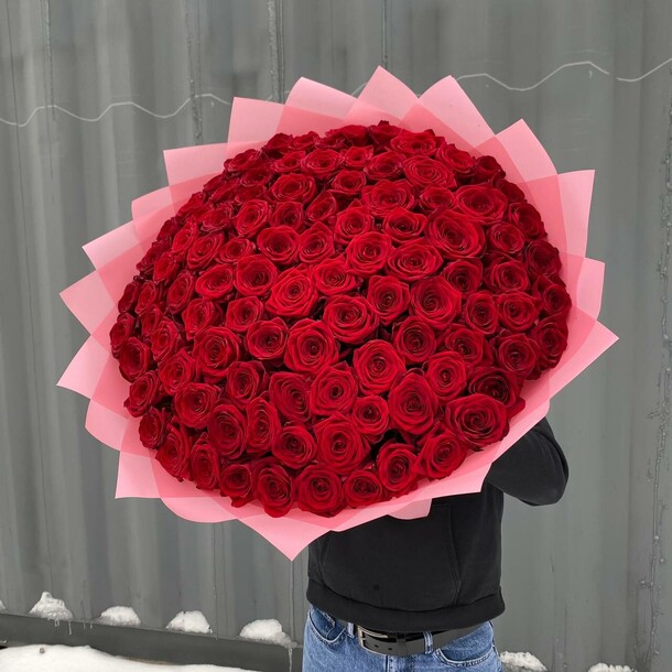 Букет из красных роз, артикул F1165220 - 48399 рублей, доставка по городу. Flawery - доставка цветов
