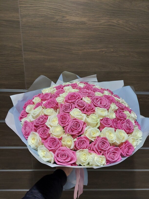 Розы микс, артикул F1165229 - 48399 рублей, доставка по городу. Flawery - доставка цветов