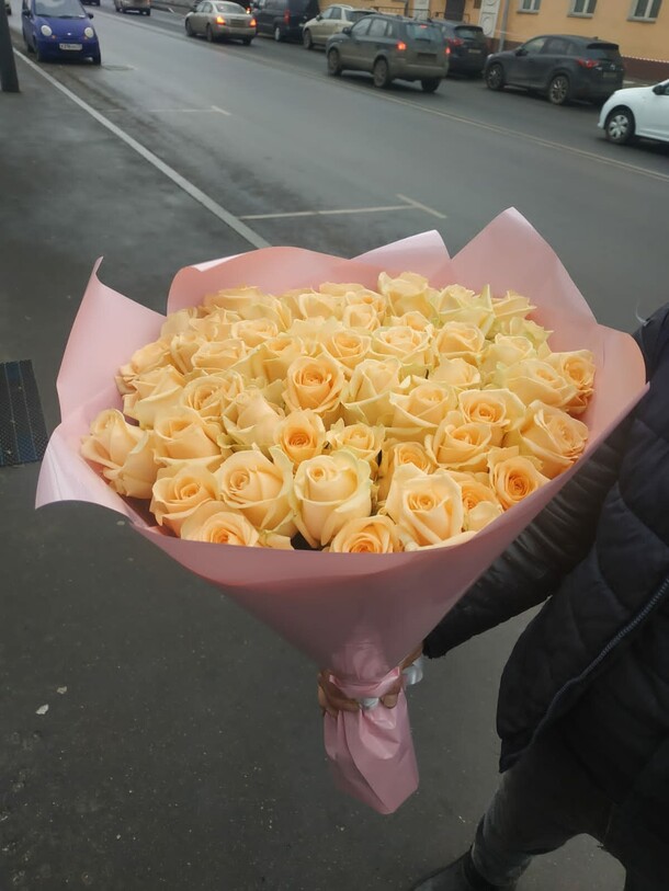 Кремовые розы, артикул F1165343 - 16940 рублей, доставка по городу. Flawery - доставка цветов