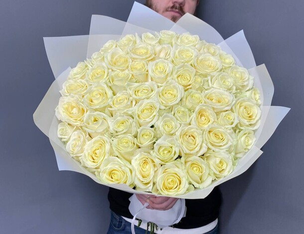 Белые розы, артикул F1165805 - 24200 рублей, доставка по городу. Flawery - доставка цветов