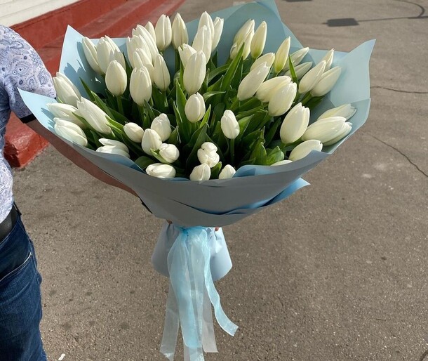 Белые тюльпаны, артикул F1166743 - 40798 рублей, доставка по городу. Flawery - доставка цветов