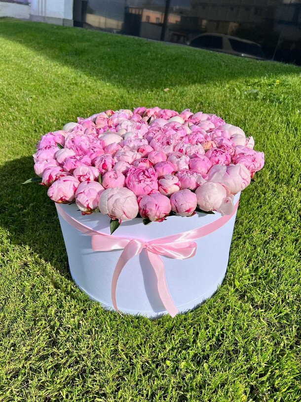 Букет из сочных пионов, артикул F1167245 - 321540 рублей, доставка по городу. Flawery - доставка цветов