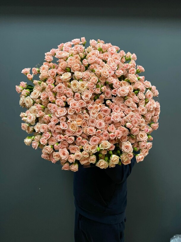 Кустовые розы, артикул F1174680 - 71328 рублей, доставка по городу. Flawery - доставка цветов