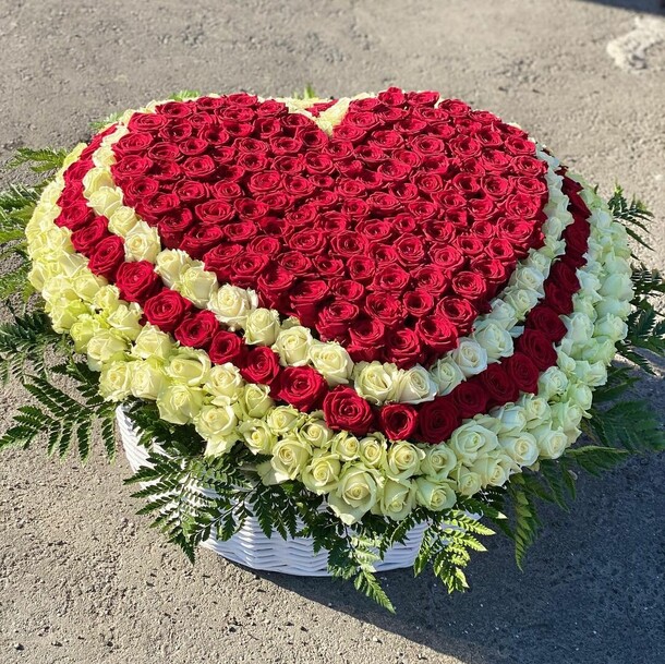 "вип букет", артикул F1174696 - 487180 рублей, доставка по городу. Flawery - доставка цветов