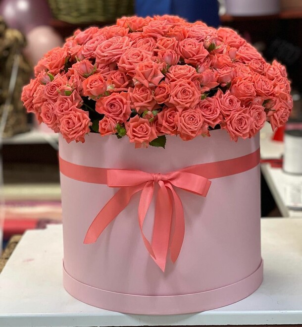 Кустовые в коробке, артикул F1174698 - 42350 рублей, доставка по городу. Flawery - доставка цветов