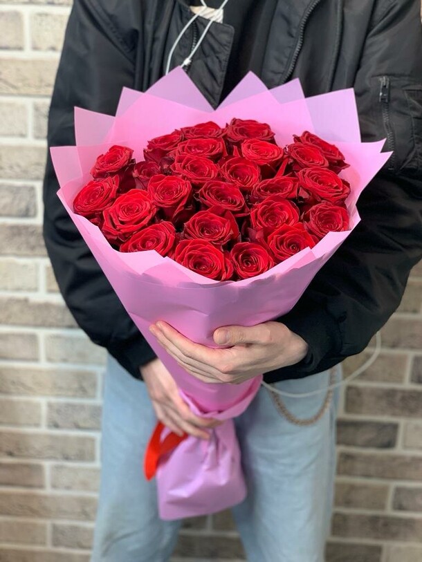 Роза красная 21 шт, артикул F1192922 - 12100 рублей, доставка по городу. Flawery - доставка цветов