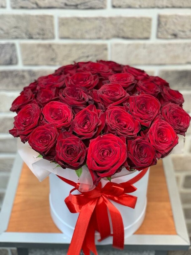 Розы в коробке, артикул F1207358 - 18150 рублей, доставка по городу. Flawery - доставка цветов