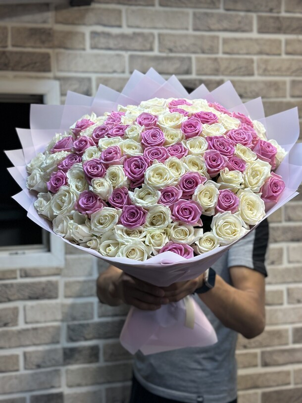 Сочный микс из роз, артикул F1211104 - 45375 рублей, доставка по городу. Flawery - доставка цветов