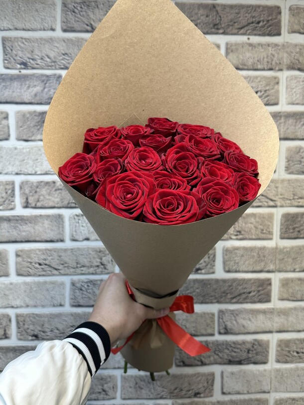 Роза красная, артикул F1213900 - 10889 рублей, доставка по городу. Flawery - доставка цветов