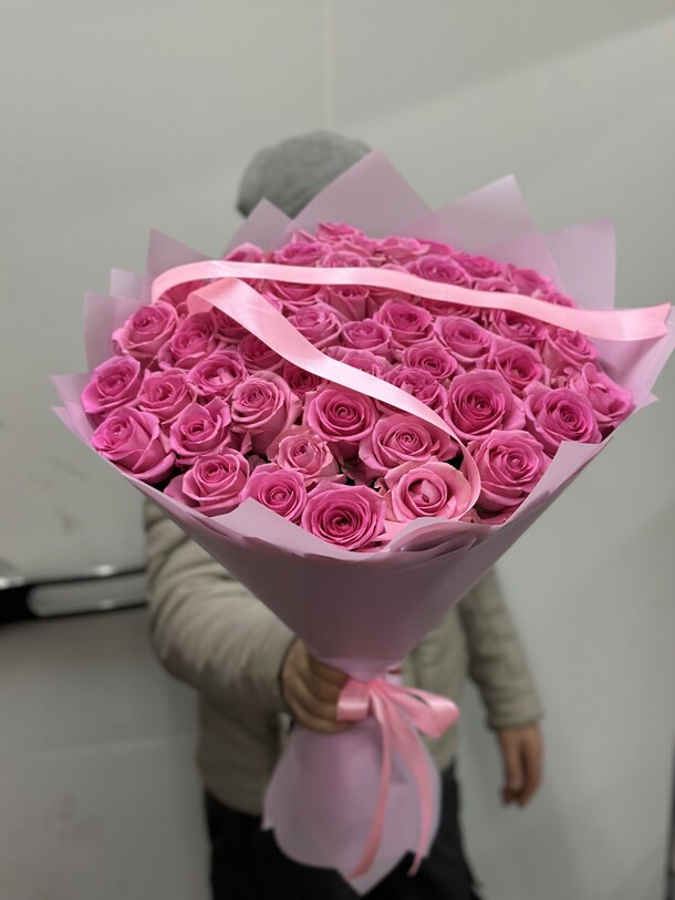 Букет из роз ревиваль, артикул F1251136 - 28435 рублей, доставка по городу. Flawery - доставка цветов