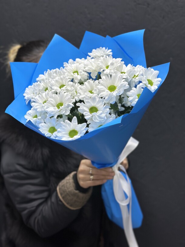 Букет из хризантемы, артикул F1252928 - 9857 рублей, доставка по городу. Flawery - доставка цветов