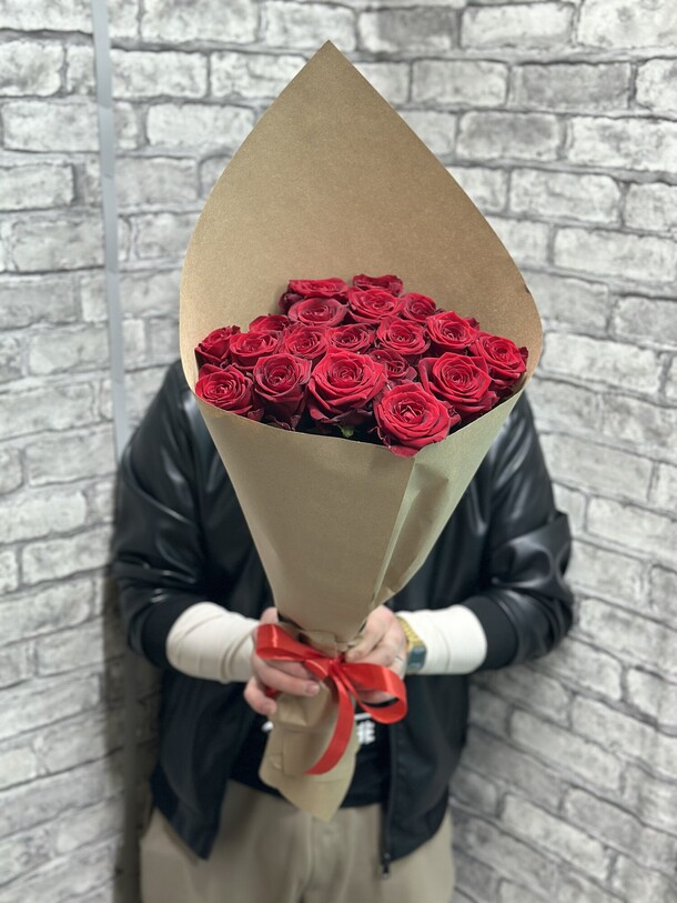 Роза ред наоми 19шт, артикул F1254645 - 7865 рублей, доставка по городу. Flawery - доставка цветов