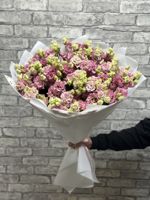 Букет из эустомы, артикул F1260100 - 33275 рублей, доставка по городу. Flawery - доставка цветов