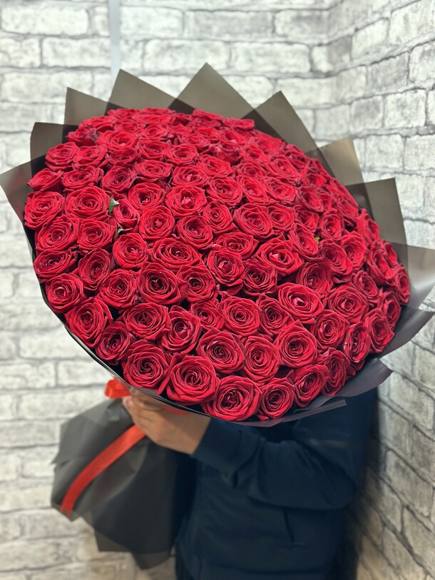 Классика 101 роза, артикул F1320799 - 51425 рублей, доставка по городу. Flawery - доставка цветов