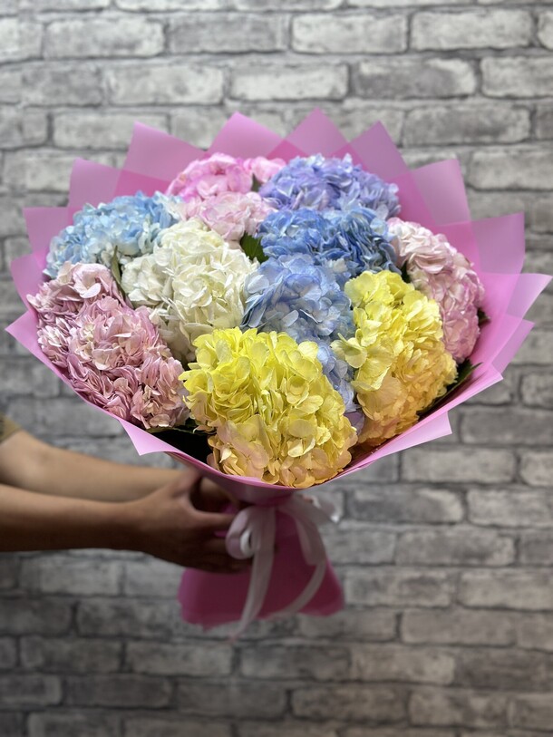 11шт микс гортензия, артикул F1320801 - 21779 рублей, доставка по городу. Flawery - доставка цветов