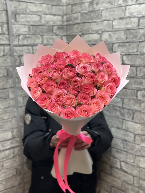 Букет из роз джумилия, артикул F1364058 - 21779 рублей, доставка по городу. Flawery - доставка цветов