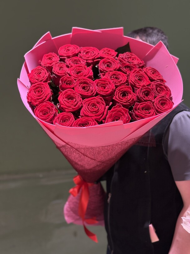 Красные розы (29шт), артикул F1414891 - 12099 рублей, доставка по городу. Flawery - доставка цветов