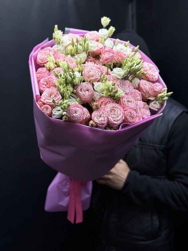 Мадам бомбастик с эустомой, артикул F1418511 - 17500 рублей, доставка по городу. Flawery - доставка цветов