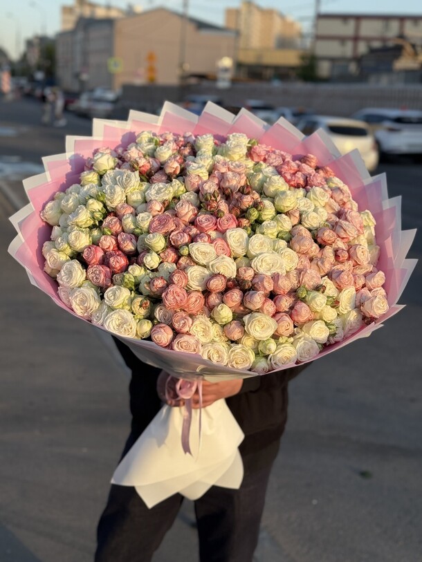 Премиум розы армянского сорта бомбастики, артикул F1422255 - 75000 рублей, доставка по городу. Flawery - доставка цветов