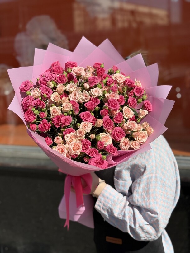 Кустовой рай из роз лидия, артикул F1422313 - 16999 рублей, доставка по городу. Flawery - доставка цветов