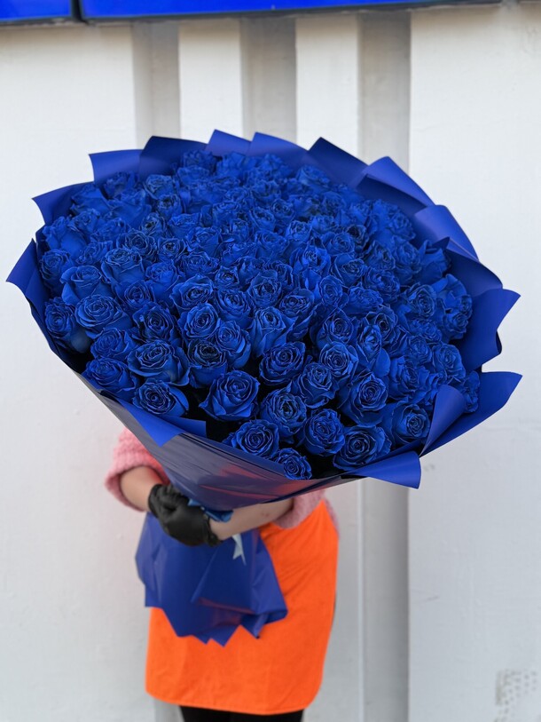 Синие розы 101шт💙, артикул F1432195 - 65000 рублей, доставка по городу. Flawery - доставка цветов
