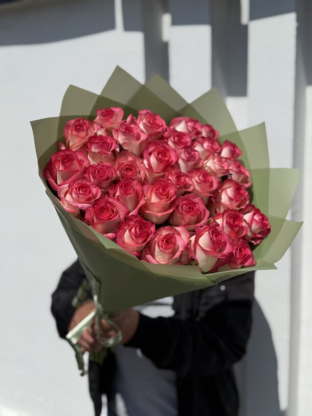 Букет из 31 роз сорта джумилия💖💖💖, артикул F1435883 - 8200 рублей, доставка по городу. Flawery - доставка цветов