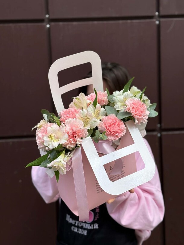 Нежная композиция, артикул F1427207 - 2550 рублей, доставка по городу. Flawery - доставка цветов