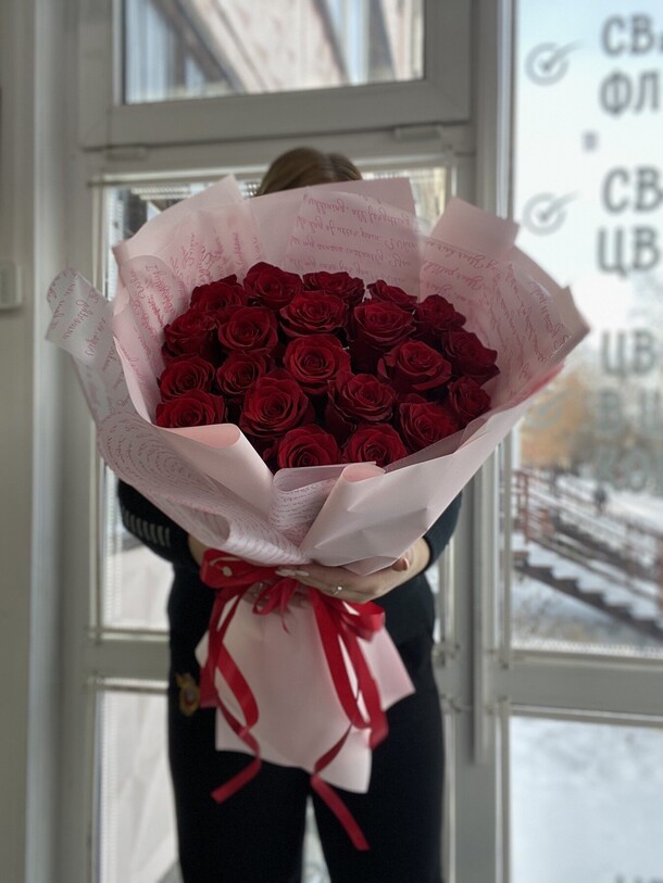 Розы luxe красные, артикул F1085143 - 11000 рублей, доставка по городу. Flawery - доставка цветов