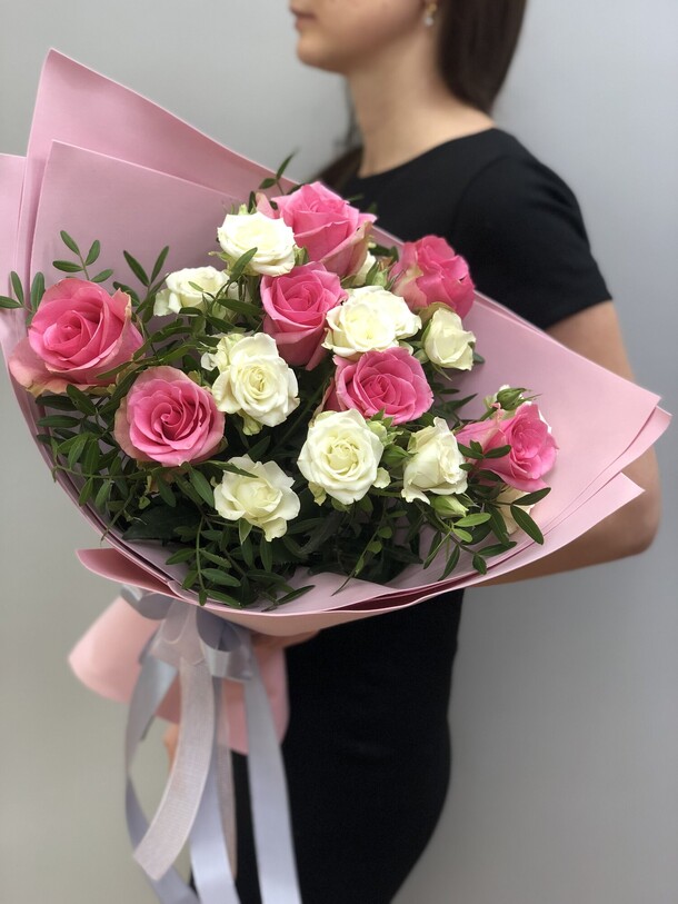 Букет из роз, артикул F1092466 - 8000 рублей, доставка по городу. Flawery - доставка цветов