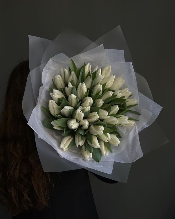 🤍51 белый тюльпан, артикул F1389072 - 13000 рублей, доставка по городу. Flawery - доставка цветов